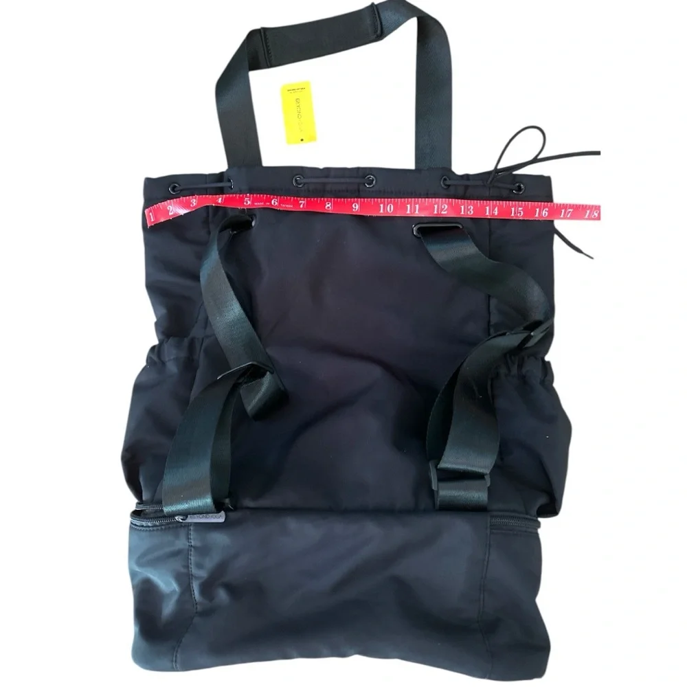 NWT Beyond Yoga Convertible Gym Bag Backpack Black Yoga Tote Drawstring Carry-on